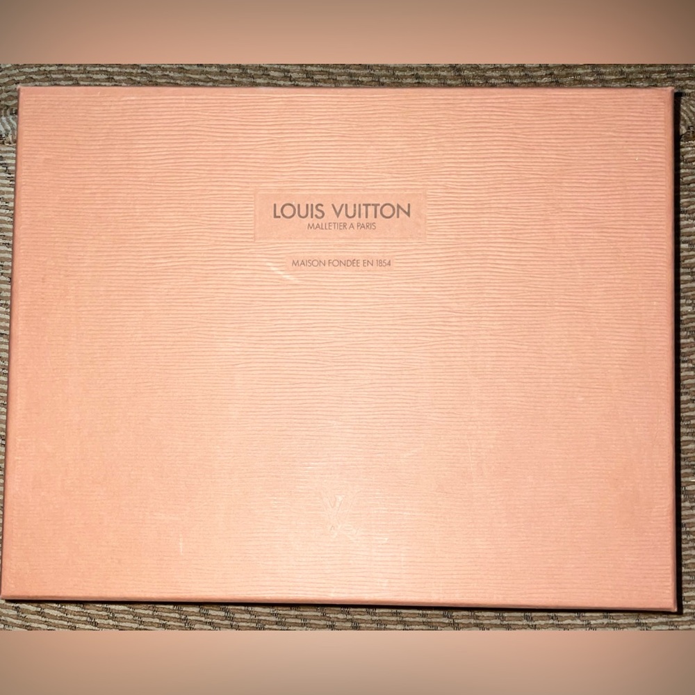 Louis Vuitton Box w/ Lid (the old style)